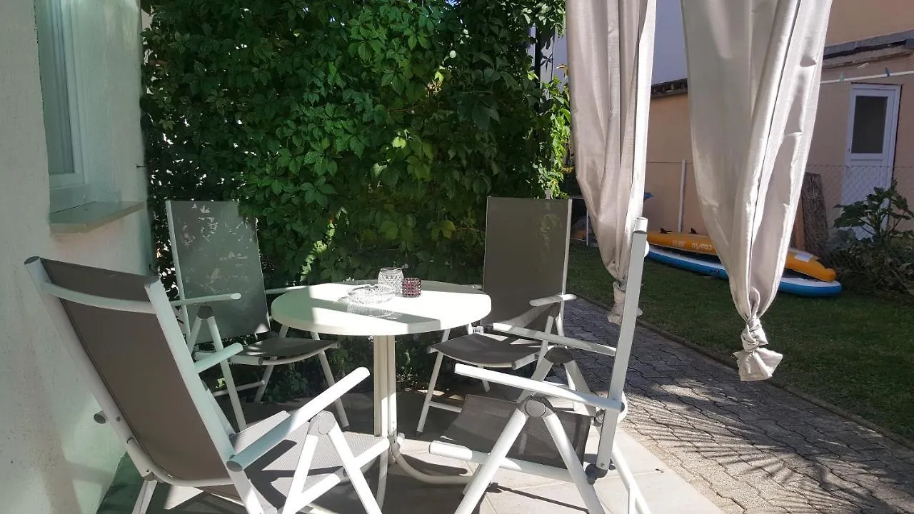Beachfront Studio Palma Umag Apartmán