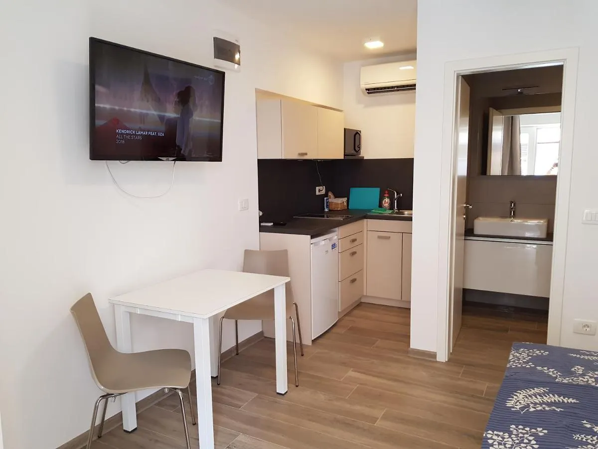 Beachfront Studio Palma Umago Appartamento