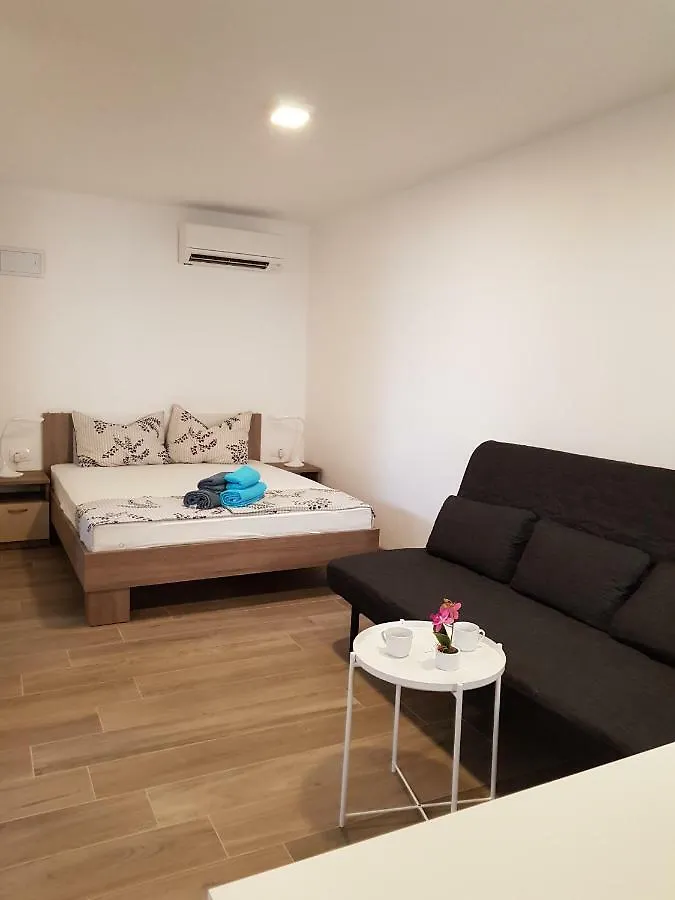 Beachfront Studio Palma Umago Appartamento